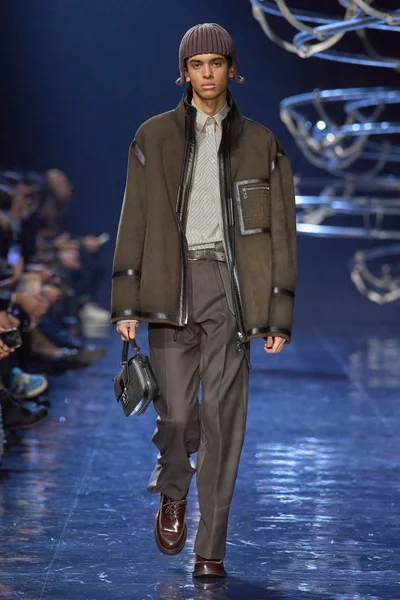 Look 40